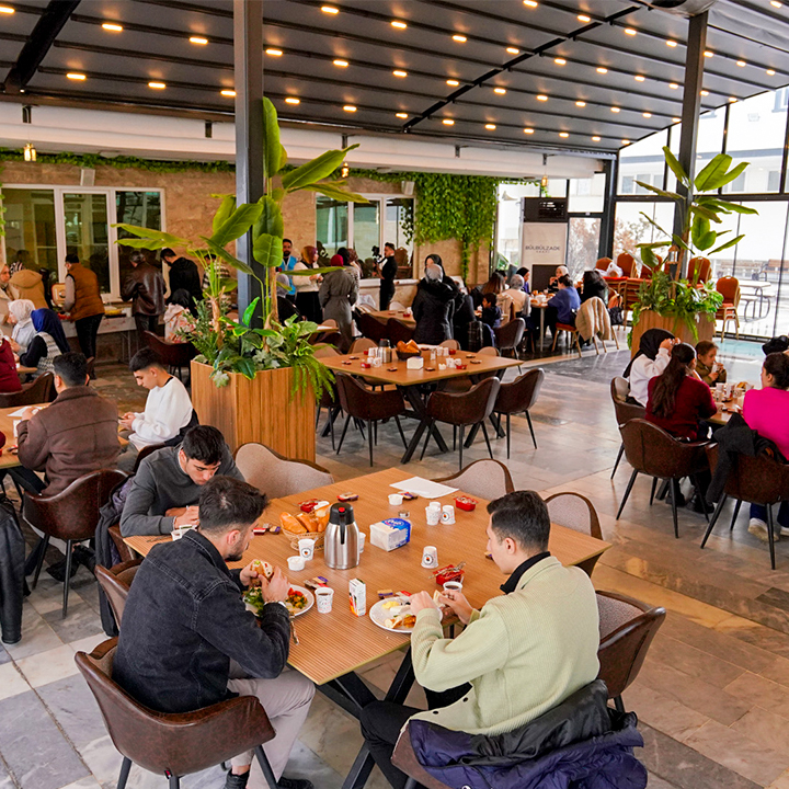 Bursiyerler ile Kahvaltıda Buluştuk