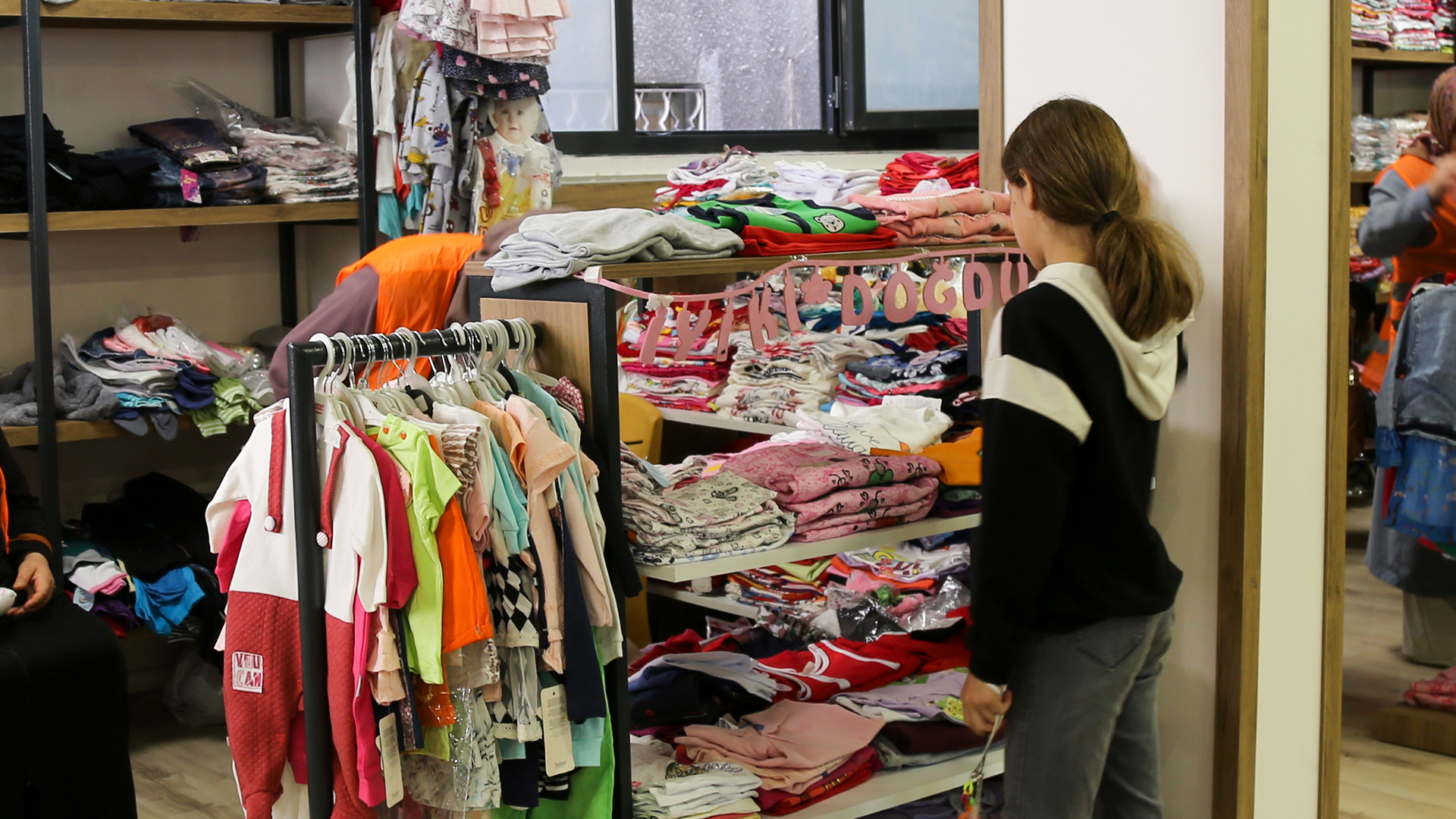 “Bir Çocuk da Siz Giydirin” Kampanyası Devam Ediyor